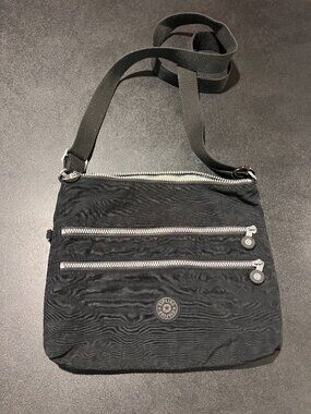 Kipling Nylon Cross Body Purse Bag Black Zipper Pockets Large Lightweight